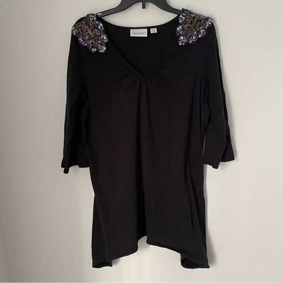 Avenue Women’s V Neck 3/4 Sleeve Asymmetric Hemline Top - Picture 1 of 5